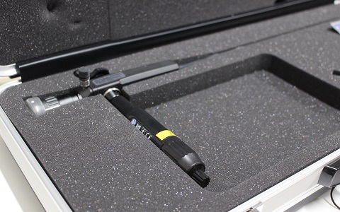 嚥下指導する医師