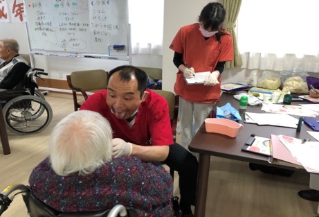 口腔ケアセミナーの様子