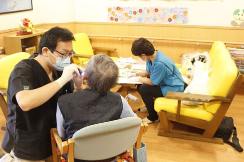 口腔ケアセミナーの様子